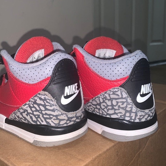 Air Jordan Retro 3 SE Fire Red - Picture 4 of 5